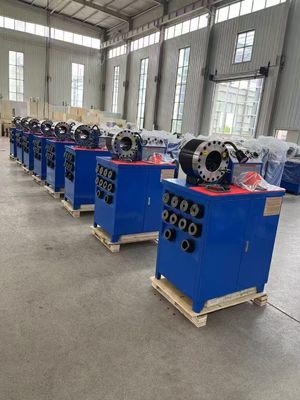2 นิ้วสูง รุ่นสีน้ําเงิน 10 ตะไฮดรอลิก Hose Crimping Machine กับแรง Crimping 600T