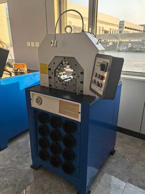 2 นิ้ว ปุ่มควบคุม Systerm 300 ชิ้น / ชั่วโมง ด้วยการเปลี่ยนแบบอย่างรวดเร็ว เครื่องมือ Hydraulic Hose Pressing Machine Hydraulic Fitting Press กลมแขนใหญ่