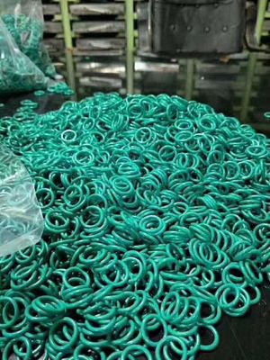 ราคาดี สีเขียว NBR/FKM/FFKM/EDPM/SI ยาง O แหวน OEM/ODM การพิมพ์การบดด้วยความทนต่อน้ํามันที่ดี 16-30 N/mm ความแข็งแรงในการฉีกขาด ออนไลน์