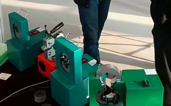 เครื่องอัดสายไฮดรอลิค 900W ขนาด 3/4 นิ้ว 220V AC พร้อมจอแสดงผล