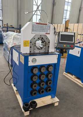 เครื่องอัดสายไฮดรอลิกควบคุม PLC ขนาด 3 นิ้ว พร้อมแม่พิมพ์เปลี่ยนได้ 15 แบบ เพื่อการอัดสายที่มีประสิทธิภาพ