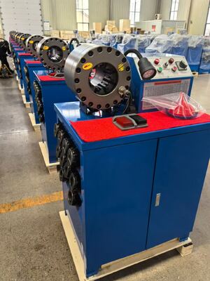 ราคาดี แรงจีบ 2 นิ้ว 600T สีฟ้าขนาดการจีบถึง 2.5 นิ้วพร้อมเครื่องมือแม่พิมพ์ที่เปลี่ยนแปลงอย่างรวดเร็วเครื่องจีบท่อยางที่มีช่วง 6-51 มม. และแม่พิมพ์ที่เปลี่ยนได้ 10 อัน ออนไลน์