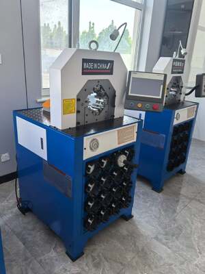 ความหนาพิเศษ 3 นิ้วรุ่น 220v / 380v เครื่องจีบท่อไฮดรอลิกระบบควบคุม PLC / ปุ่มและช่วงการจีบ 6-76 มม. 15 แม่พิมพ์สำหรับการใช้งานไฮดรอลิก