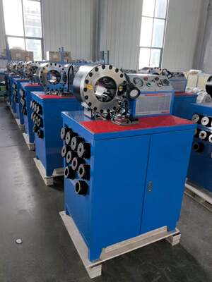 ราคาดี 2 นิ้ว 600T 31.5Mpa เครื่องบดเชือกยาง รุ่นสูงกว่า สีน้ําเงิน 3kw / 4kw เครื่องควบคุมปุ่มมอเตอร์ 220v / 240v / 380v / 415v โวลเตชั่นด้วยระยะการบด 6-51 มม และ 10 ดิสที่เปลี่ยนได้ online